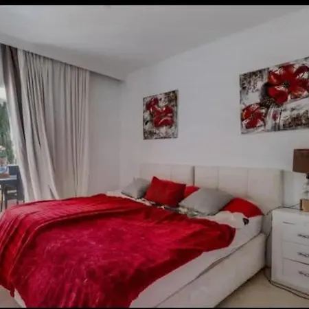 Bedroom With Pools In Luxury Area *