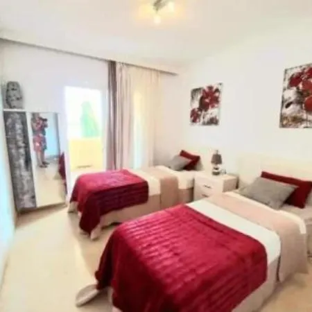 Bedroom With Pools In Luxury Area *